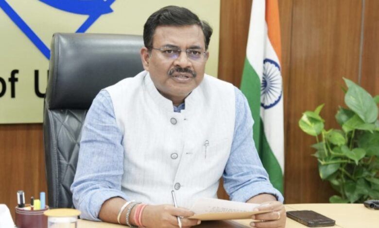 उत्तराखंड की होगी अपनी एविएशन एकेडमी, सभी जिला मुख्यालयों तक हवाई सेवा पहुंचाने की तैयारी उत्तराखंड की होगी अपनी एविएशन एकेडमी, सभी जिला मुख्यालयों तक हवाई सेवा पहुंचाने की तैयारी