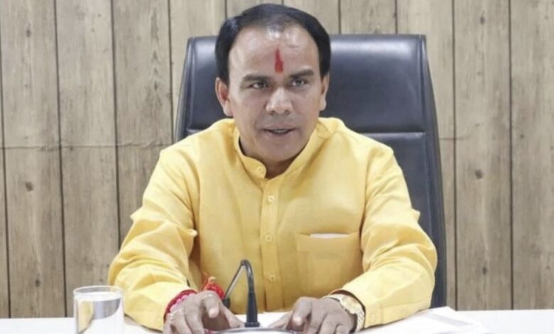 Uttarakhand: प्रदेश में शिक्षकों के 1500 से अधिक पदों पर होगी भर्ती, शिक्षा मंत्री धन सिंह रावत ने दिए निर्देश Uttarakhand: प्रदेश में शिक्षकों के 1500 से अधिक पदों पर होगी भर्ती, शिक्षा मंत्री धन सिंह रावत ने दिए निर्देश