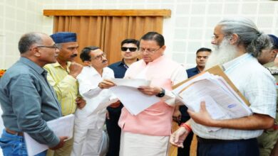 Uttarakhand News: CM धामी ने जनता दरबार में सुनीं फरियादें, समस्याओं के समयबद्ध निस्तारण के दिए आदेश…..