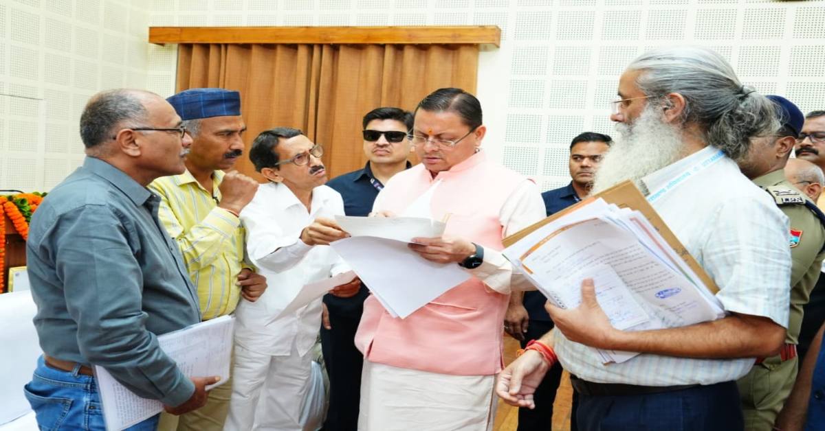 Uttarakhand News: CM धामी ने जनता दरबार में सुनीं फरियादें, समस्याओं के समयबद्ध निस्तारण के दिए आदेश…..