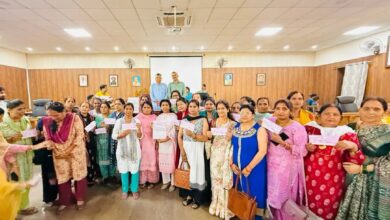 देहरादून में ‘लखपति दीदी’ बनीं आत्मनिर्भर, 1.97 करोड़ का यूजर चार्ज मिला, नगर आयुक्त ने सौंपा चेक