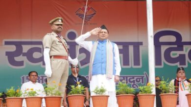 Uttarakhand News: परेड ग्राउंड में CM धामी ने फहराया तिरंगा, 14 पुलिसकर्मियों और 13 खिलाड़ियों का सम्मान; स्वतंत्रता दिवस पर की 7 बड़ी घोषणाएं…..