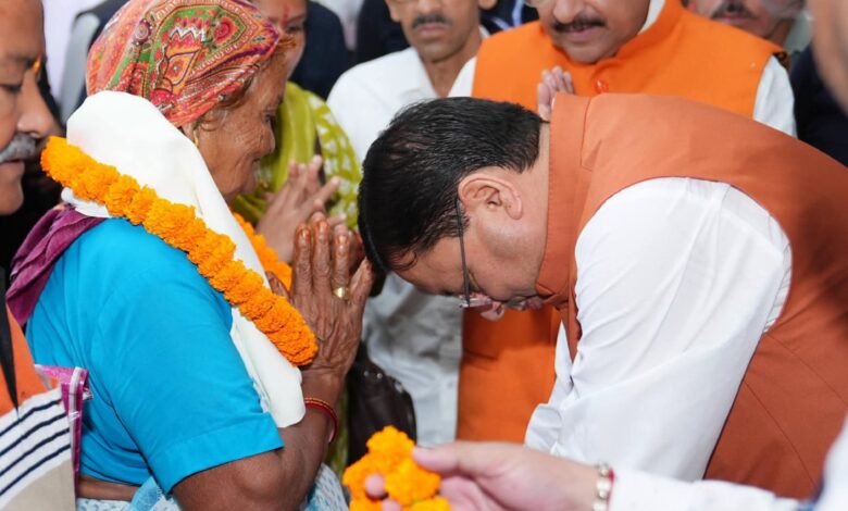 खटीमा गोलीकांड की बरसी पर शहीदों को नमन, सीएम धामी बोले- बलिदानियों के सपनों का उत्तराखंड बनाने को सरकार प्रतिबद्ध