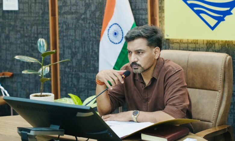 आवारा पशुओं पर डीएम सख्त, सर्वे कर पोर्टल पर अपलोड होगा पूरा डेटा