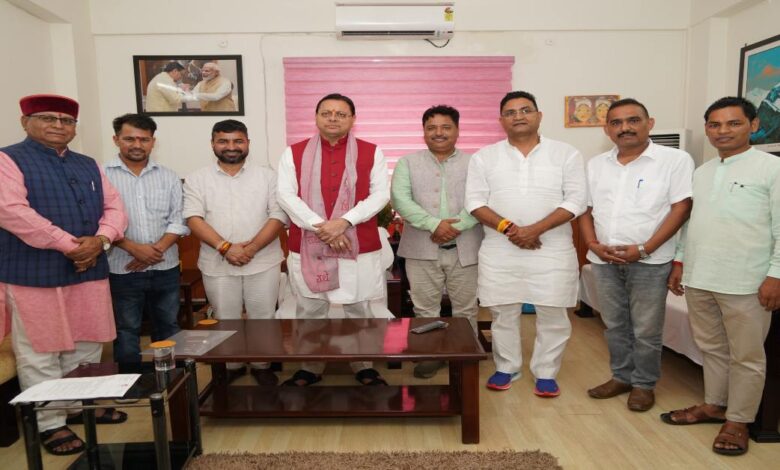 Uttarakhand News: गांव की अर्थव्यवस्था मजबूत करने पर CM धामी का फोकस, नवनिर्वाचित सहकारी बैंक अध्यक्षों को दिया पारदर्शिता और जनहित का मंत्र…..