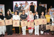 अंतरराष्ट्रीय बालिका दिवस पर 149 मेधावी छात्राओं का सम्मान, स्मार्टफोन से डिजिटल शिक्षा को मिलेगा बढ़ावा अंतरराष्ट्रीय बालिका दिवस पर 149 मेधावी छात्राओं का सम्मान, स्मार्टफोन से डिजिटल शिक्षा को मिलेगा बढ़ावा