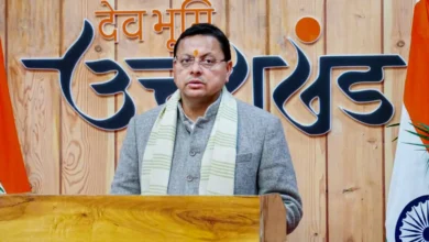Uttarakhand News: CM धामी का काफिला बढ़ रहा था आगे, अचानक भीड़ देख लगवाया ब्रेक; झनकट में लोगों से मिले, सुनी समस्याएं और दिए समाधान के निर्देश….
