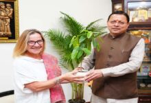 Uttarakhand News: ऋषिकेश में फिर गूंजेगी बीटल्स की कहानी! ऑस्कर विजेता निर्देशक की फिल्म की फरवरी 2027 में होगी शूटिंग, CM धामी से मिले अंतरराष्ट्रीय फिल्म निर्माता… Uttarakhand News: ऋषिकेश में फिर गूंजेगी बीटल्स की कहानी! ऑस्कर विजेता निर्देशक की फिल्म की फरवरी 2027 में होगी शूटिंग, CM धामी से मिले अंतरराष्ट्रीय फिल्म निर्माता…