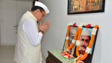 Uttarakhand News: CM धामी ने महात्मा गांधी और लाल बहादुर शास्त्री की जयंती पर दी श्रद्धांजलि, कहा- सत्य, अहिंसा और मानवता के मार्ग पर चलने की प्रेरणा देता है गांधी जी का जीवन…..